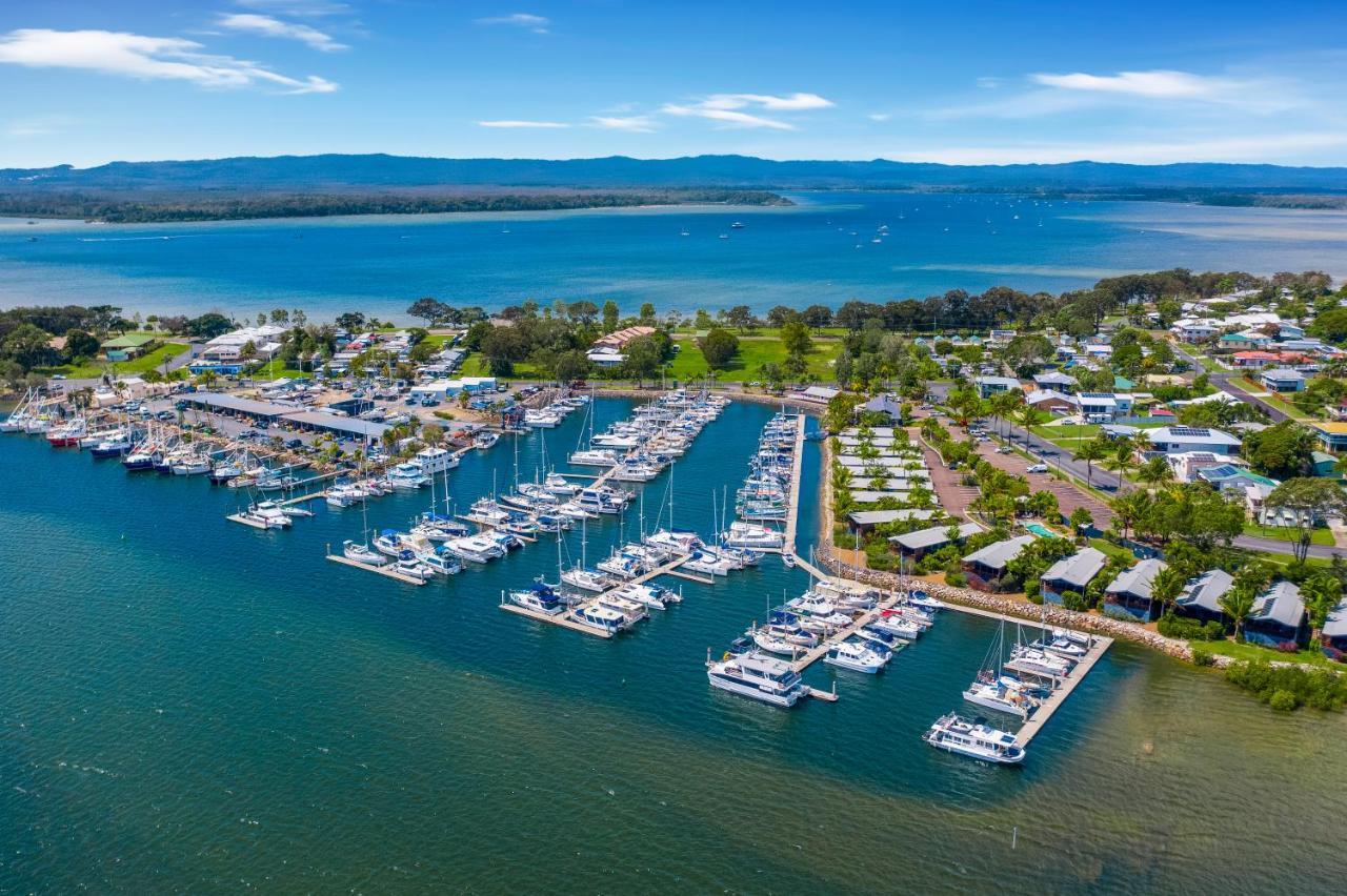 Tin Can Bay Marina Villas Exterior photo