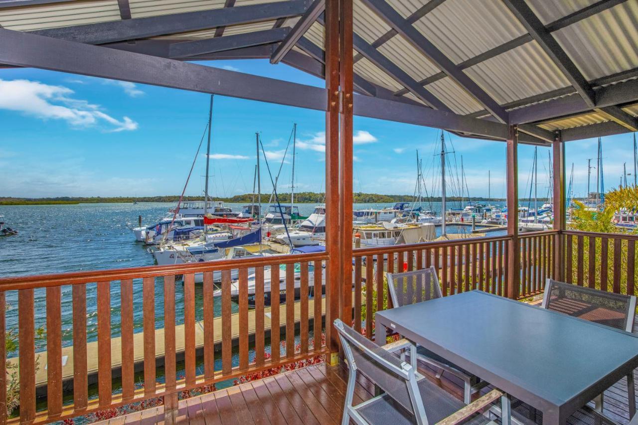 Tin Can Bay Marina Villas Exterior photo