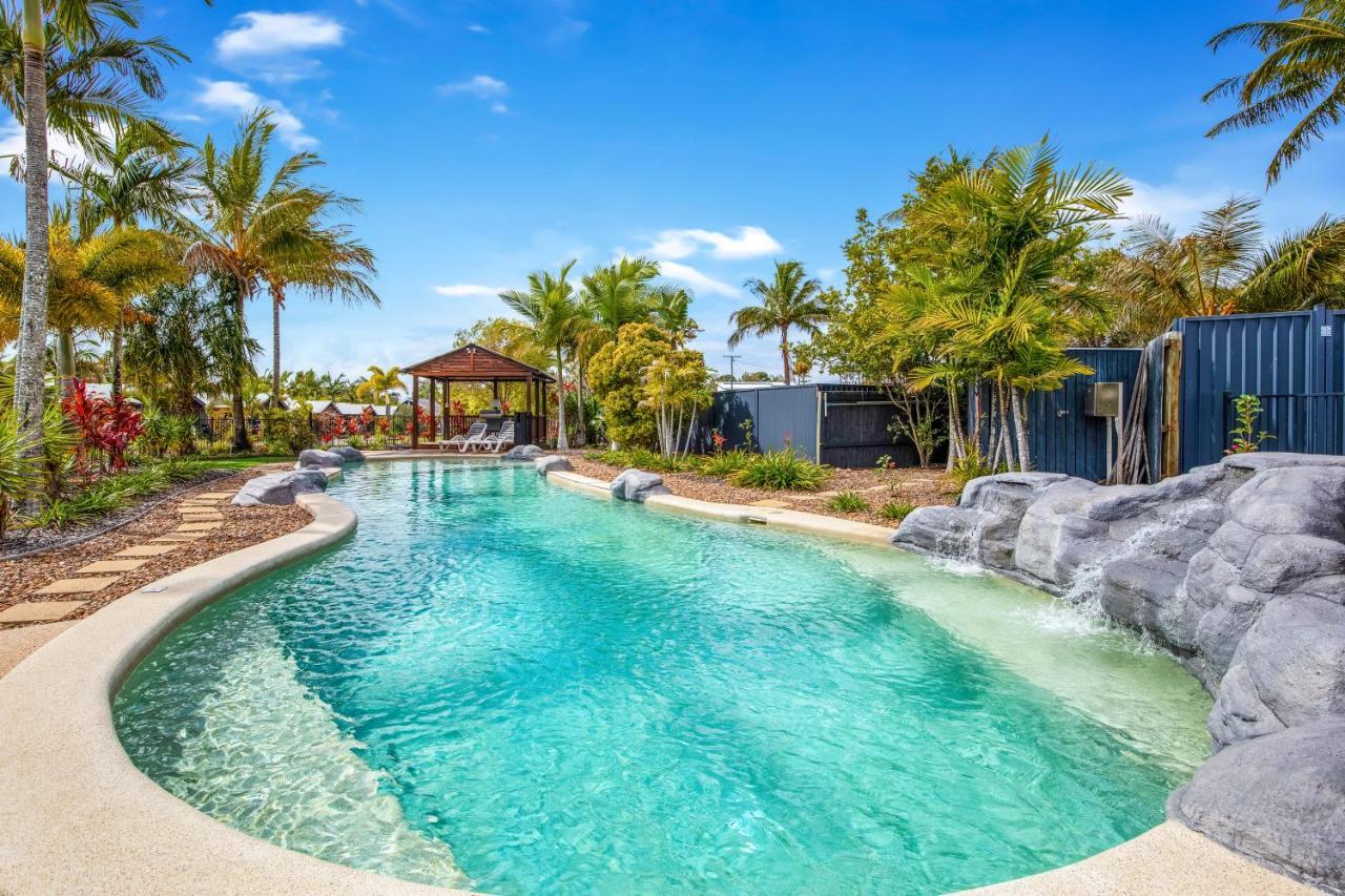 Tin Can Bay Marina Villas Exterior photo