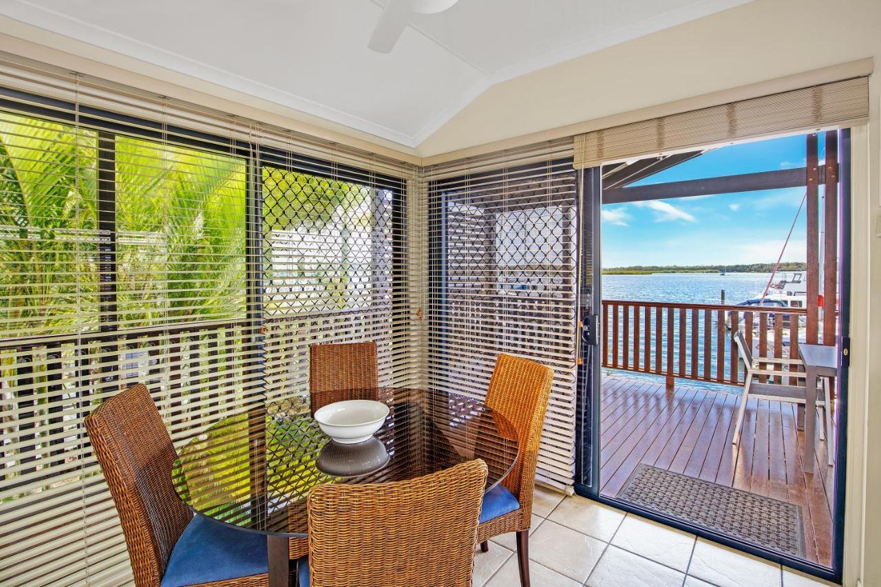 Tin Can Bay Marina Villas Exterior photo
